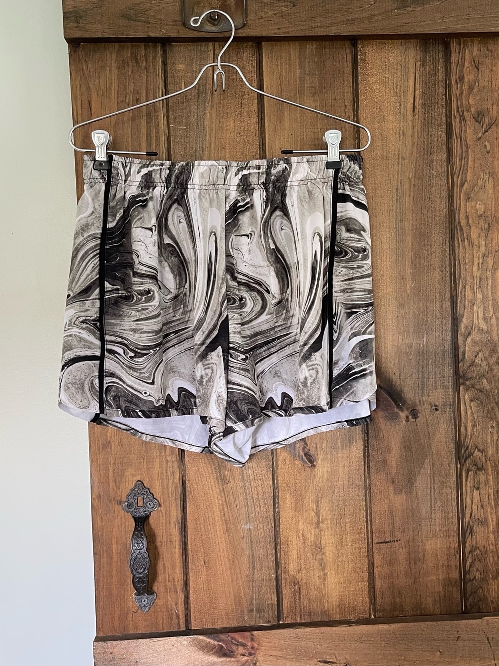 Xersion Marbled Black White & Gray Workout Shorts Large Lined